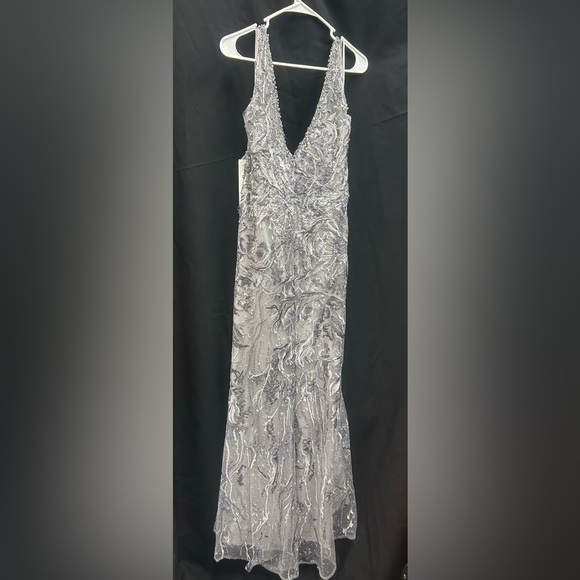 Mac Duggal 20484 NWT Sleeveless High Neck Embroidered Gown - Picture 5 of 7